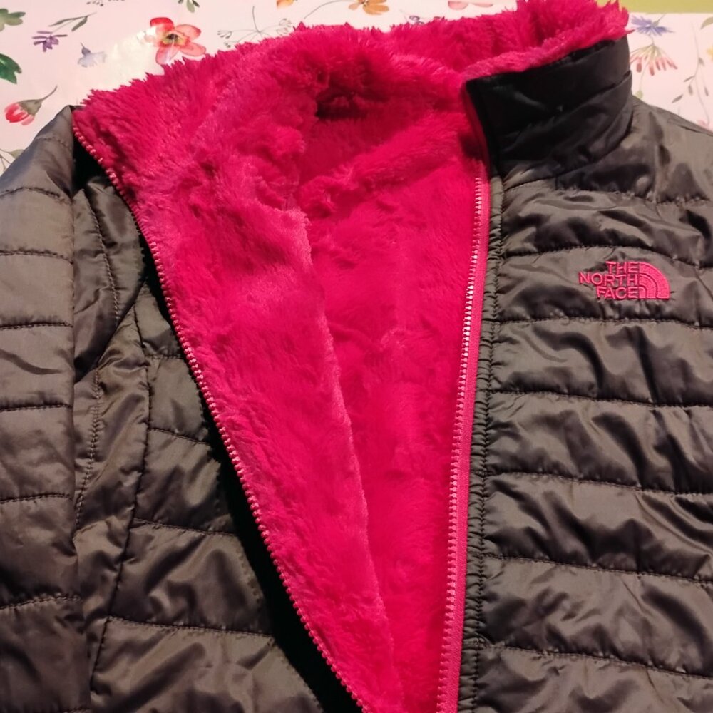 Reversible North face jacket. - image 4